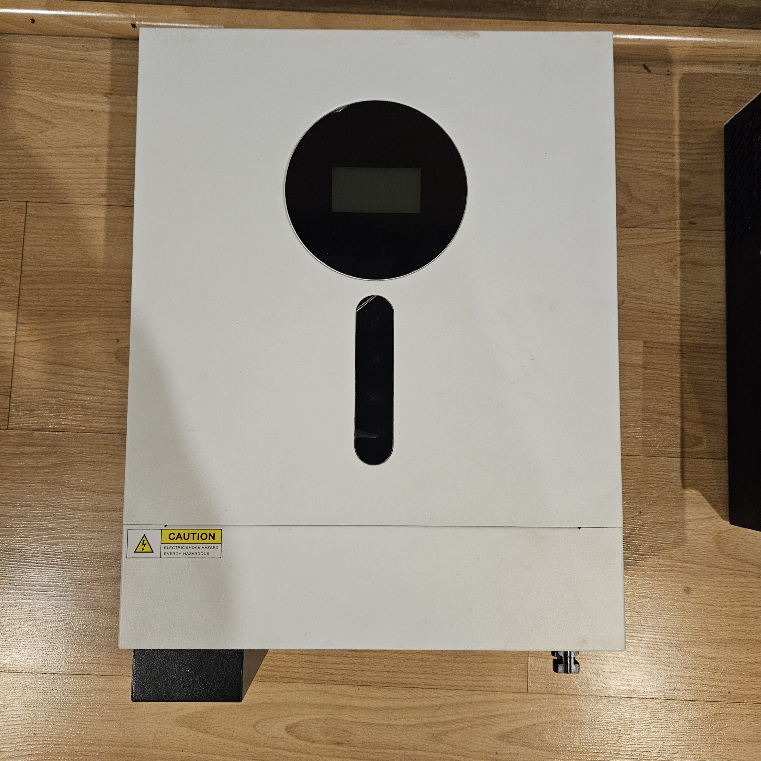 20240206_220422 Inversor Cargador 6000W 48V Axpert VM2 Elite (Usado) - Imagen 1