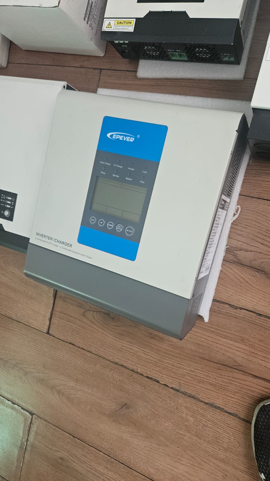 WhatsApp Image 2025-02-11 at 14.02.56 (3) Inversor Cargador 1000VA 12V Epever UP (Showroom) - Imagen 1